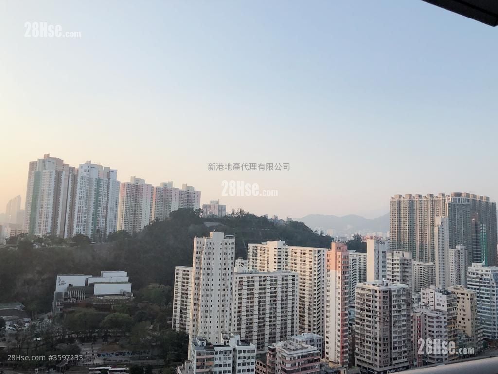 Upper East Rental Studio , 1 Bathroom 228 ft² ( 21.2 m² )