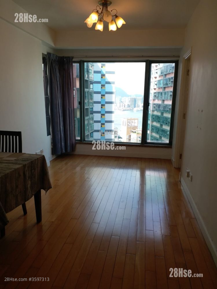 Queen's Terrace Rental 2 Bedrooms , 1 Bathroom 411 ft² ( 38.2 m² )
