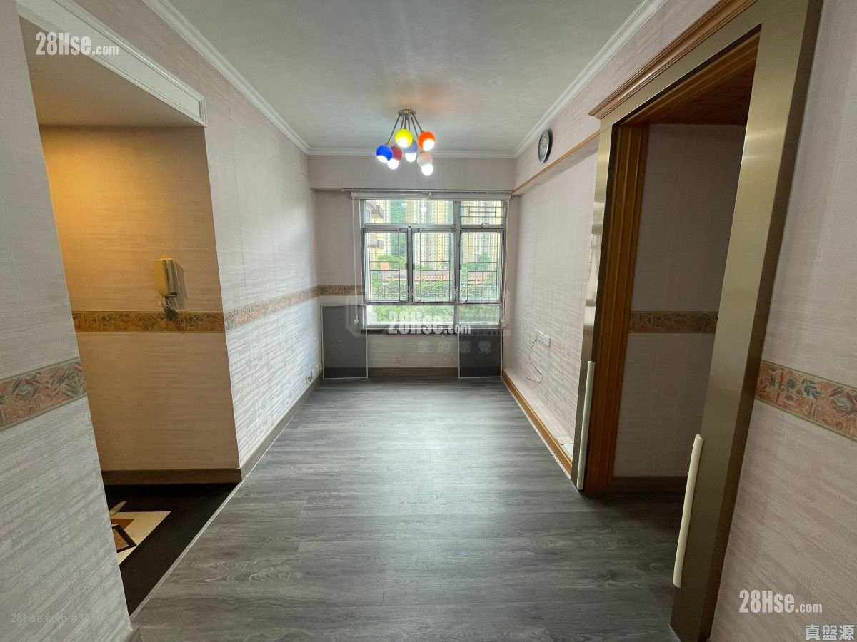 Sunshine City Sell 3 Bedrooms , 1 Bathroom 490 ft² ( 45.5 m² )