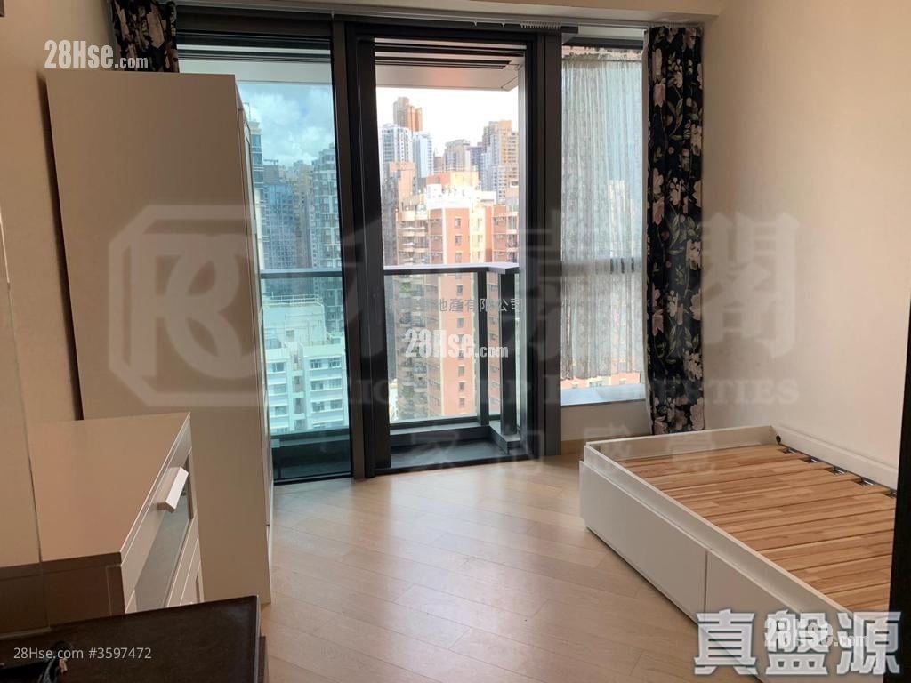 Novum West Rental Studio , 1 Bathroom 218 ft² ( 20.3 m² )