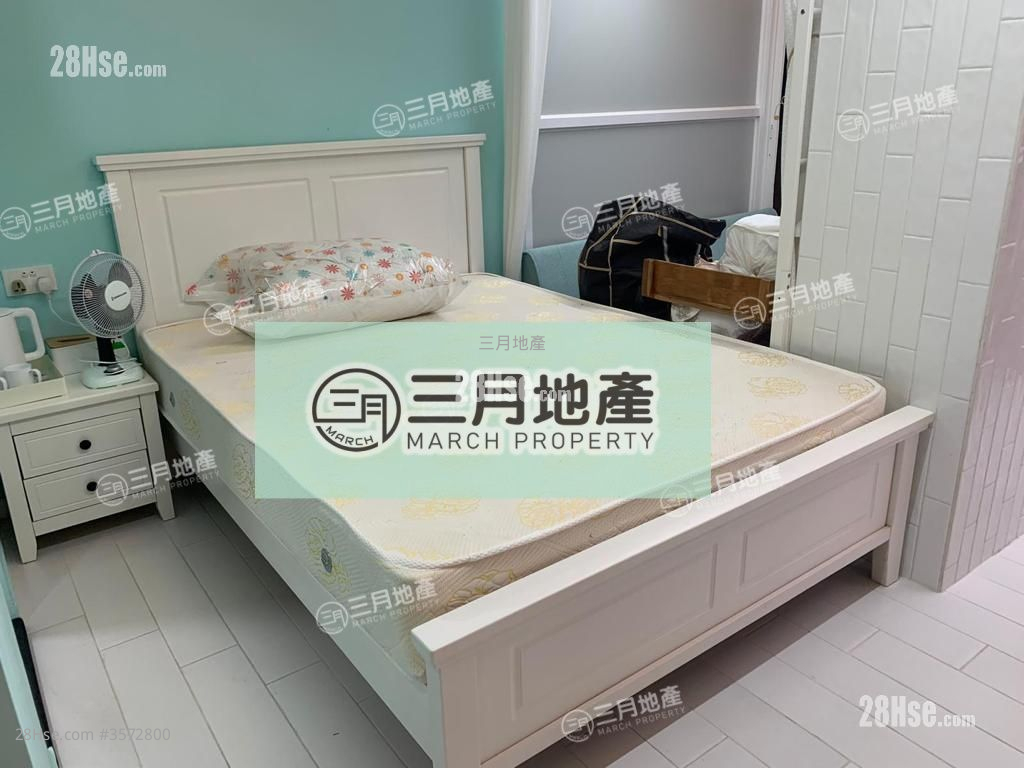 Hung Hay Building Sell 5+ Bedrooms , 5+ Bathrooms 300 ft² ( 27.9 m² )