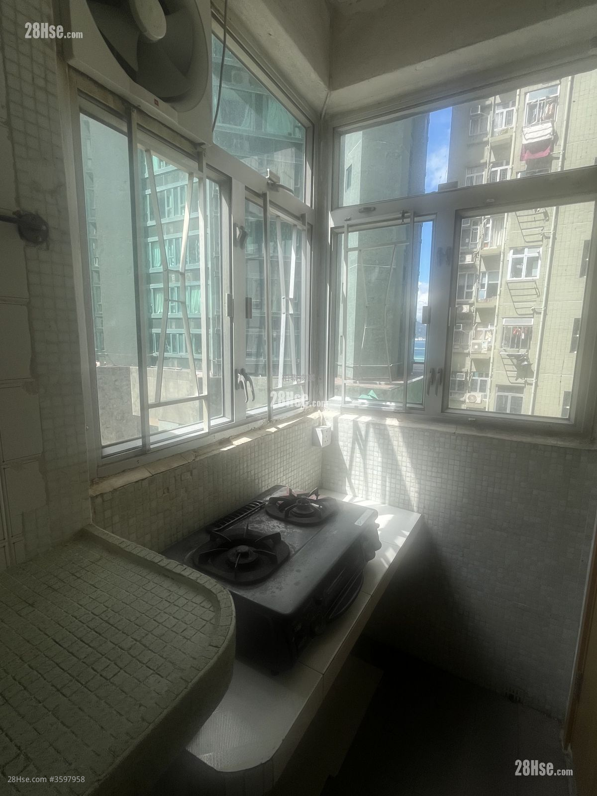 Ka On Building Sell 3 Bedrooms 519 ft² ( 48.2 m² )
