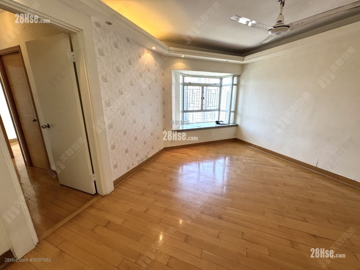 Kingswood Villas Rental 3 Bedrooms , 2 Bathrooms 630 ft² ( 58.5 m² )