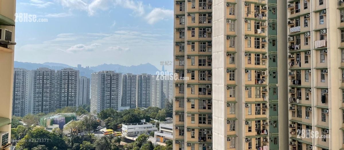 Lei On Court Sell 3 Bedrooms , 2 Bathrooms 650 ft² ( 60.4 m² )