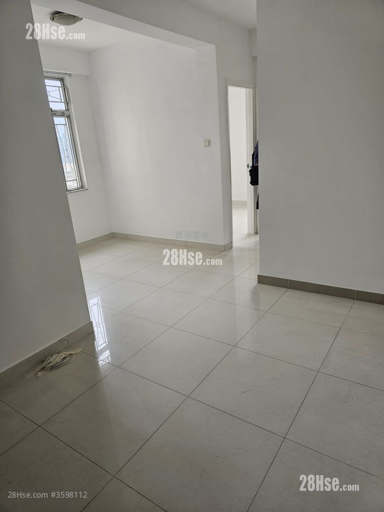 Jade Field Garden Rental 2 Bedrooms , 1 Bathroom 403 ft² ( 37.4 m² )