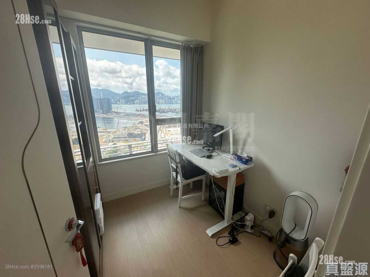 Monaco One Sell 3 Bedrooms , 1 Bathroom 522 ft² ( 48.5 m² )