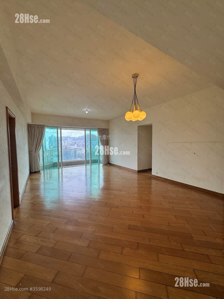 Harbour Green Rental 1,700 ft² ( 157.9 m² )