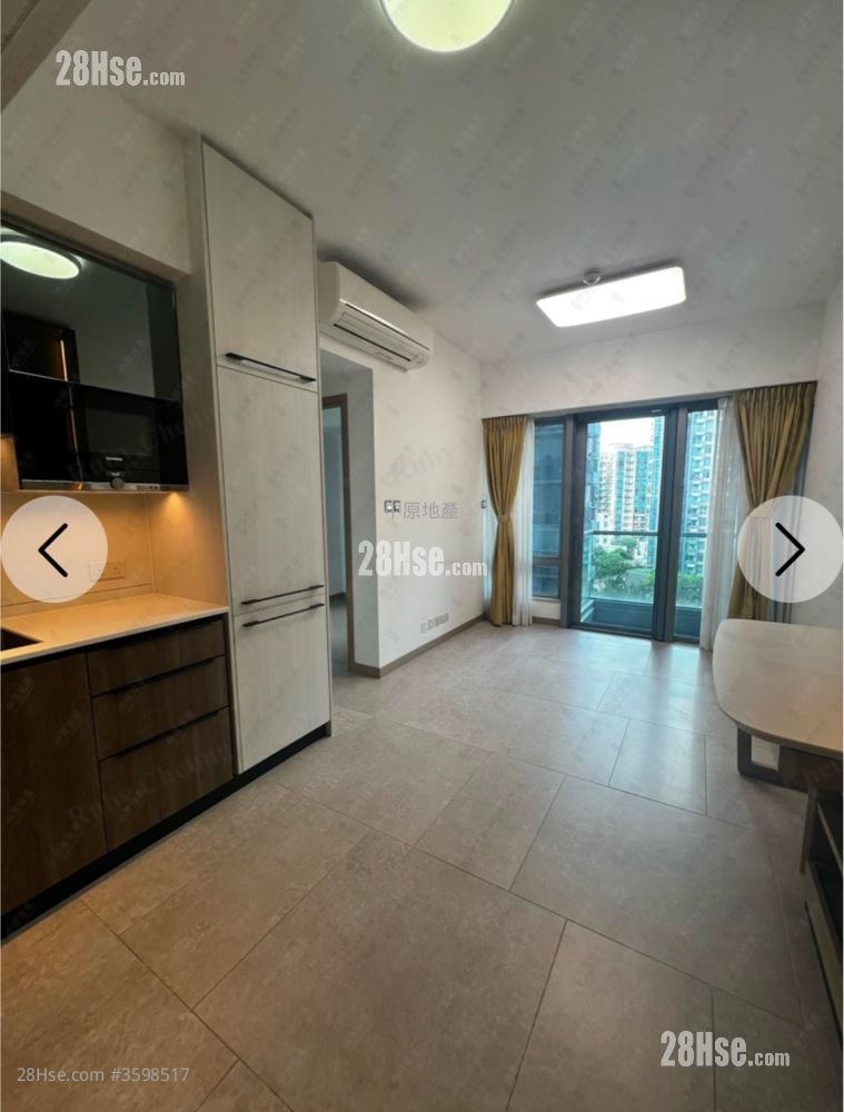 St Martin Sell 2 Bedrooms 470 ft² ( 43.7 m² )