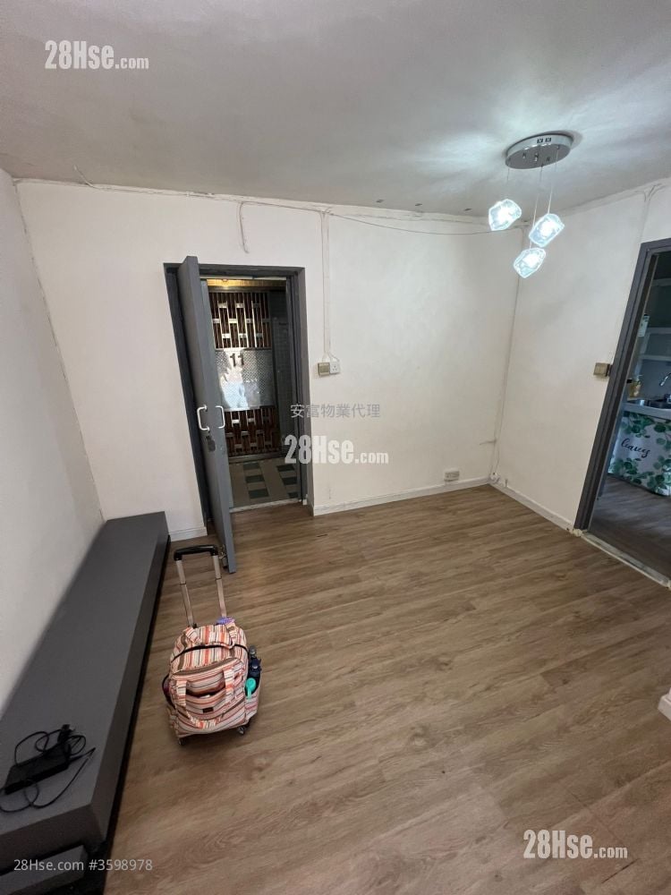 Chung Nga Court Rental 2 Bedrooms , 1 Bathroom 385 ft² ( 35.8 m² )