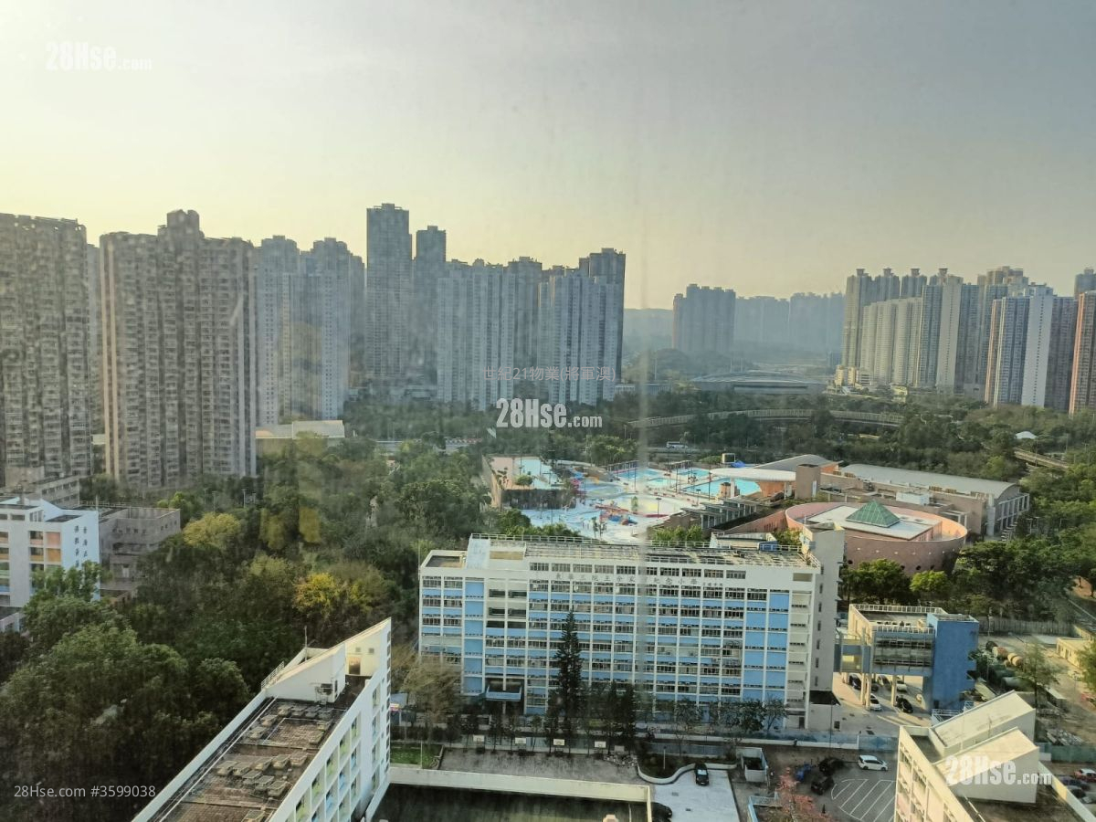 The Pinnacle Sell 3 Bedrooms , 2 Bathrooms 614 ft² ( 57.0 m² )