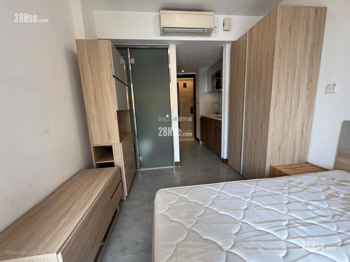 Ava62 Sell Studio , 1 Bathroom 173 ft² ( 16.1 m² )