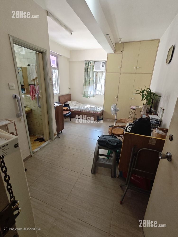 Ka Bo Mansion Sell 2 Bedrooms , 1 Bathroom 240 ft² ( 22.3 m² )
