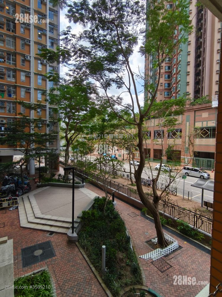Yu Chui Court Rental 2 Bedrooms , 1 Bathroom 650 ft² ( 60.4 m² )
