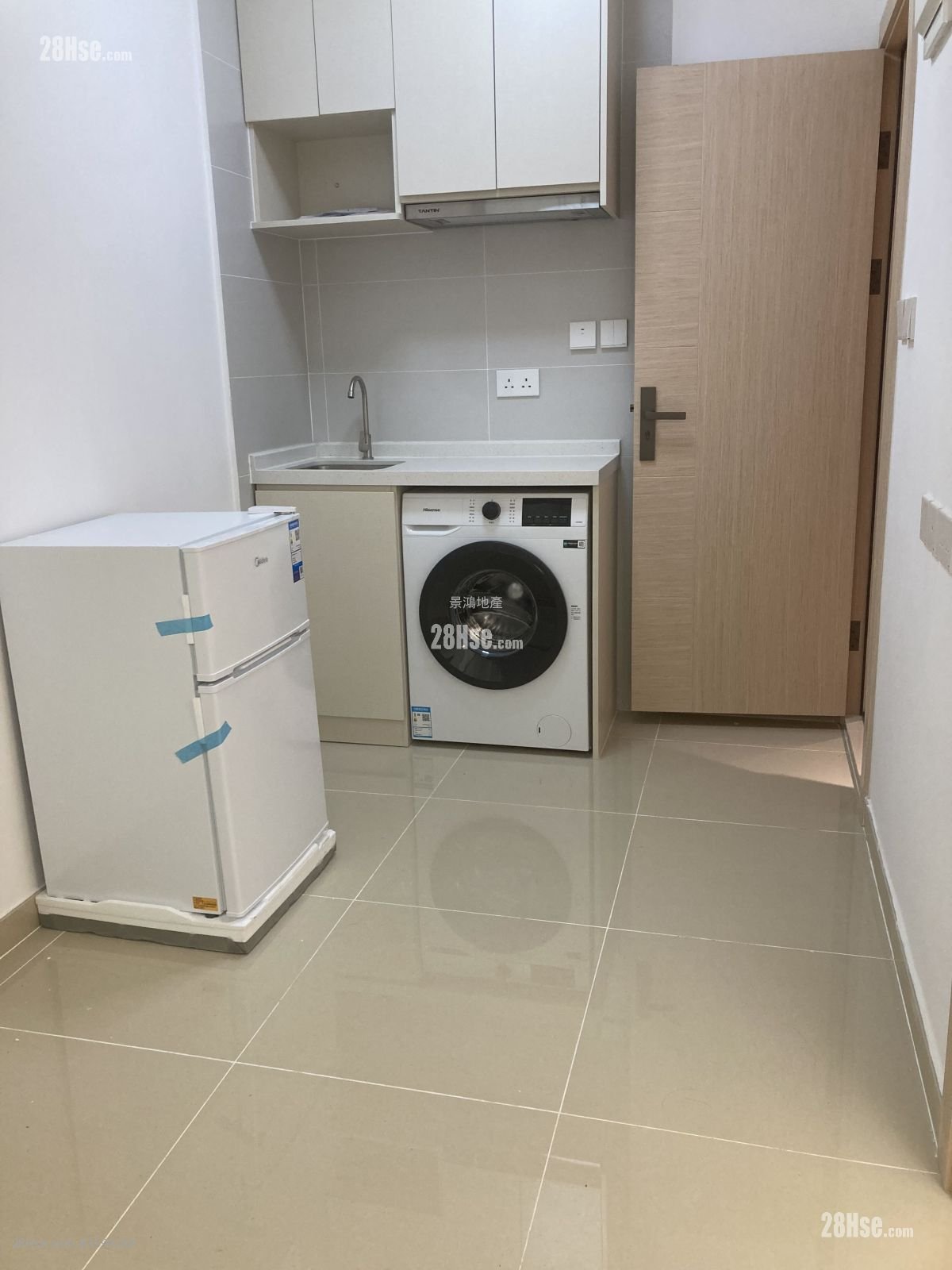 Man Yuen Building Rental 1 Bedroom 190 ft² ( 17.7 m² )