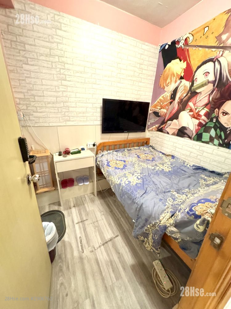 Sincere House Rental 4 Bedrooms , 2 Bathrooms 50 ft² ( 4.6 m² )