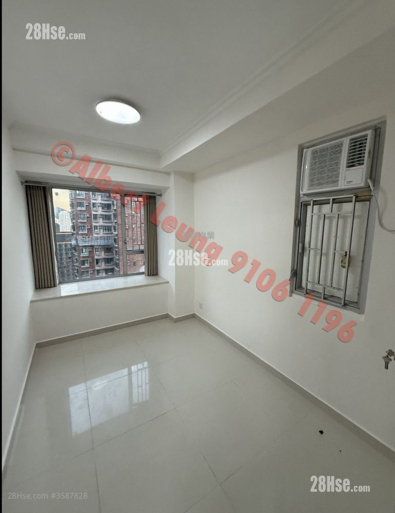 Hilton Plaza Sell 2 Bedrooms , 1 Bathroom 427 ft² ( 39.7 m² ) Hilton Plaza Sell 2 Bedrooms , 1 Bathroom 427 ft² ( 39.7 m² )