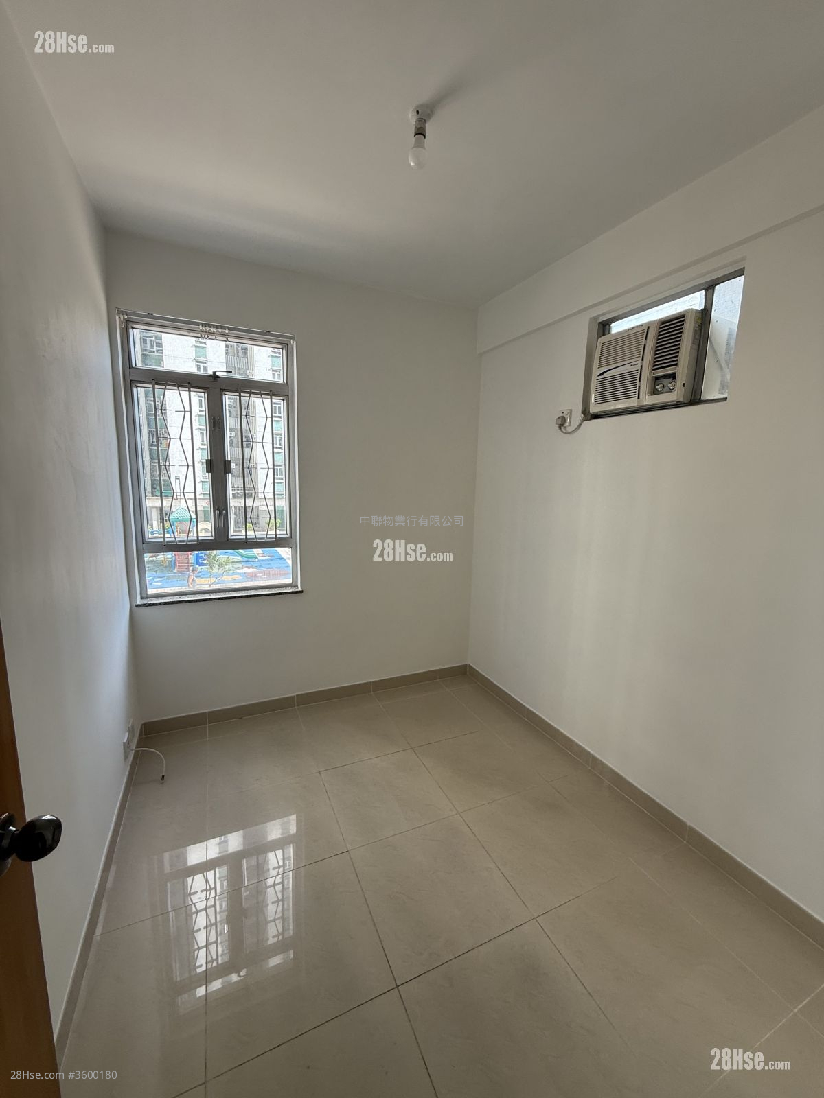 沙田第一城 售盘 327 平方尺 ( 30.4 平方米 ) 沙田第一城 售盘 327 平方尺 ( 30.4 平方米 )