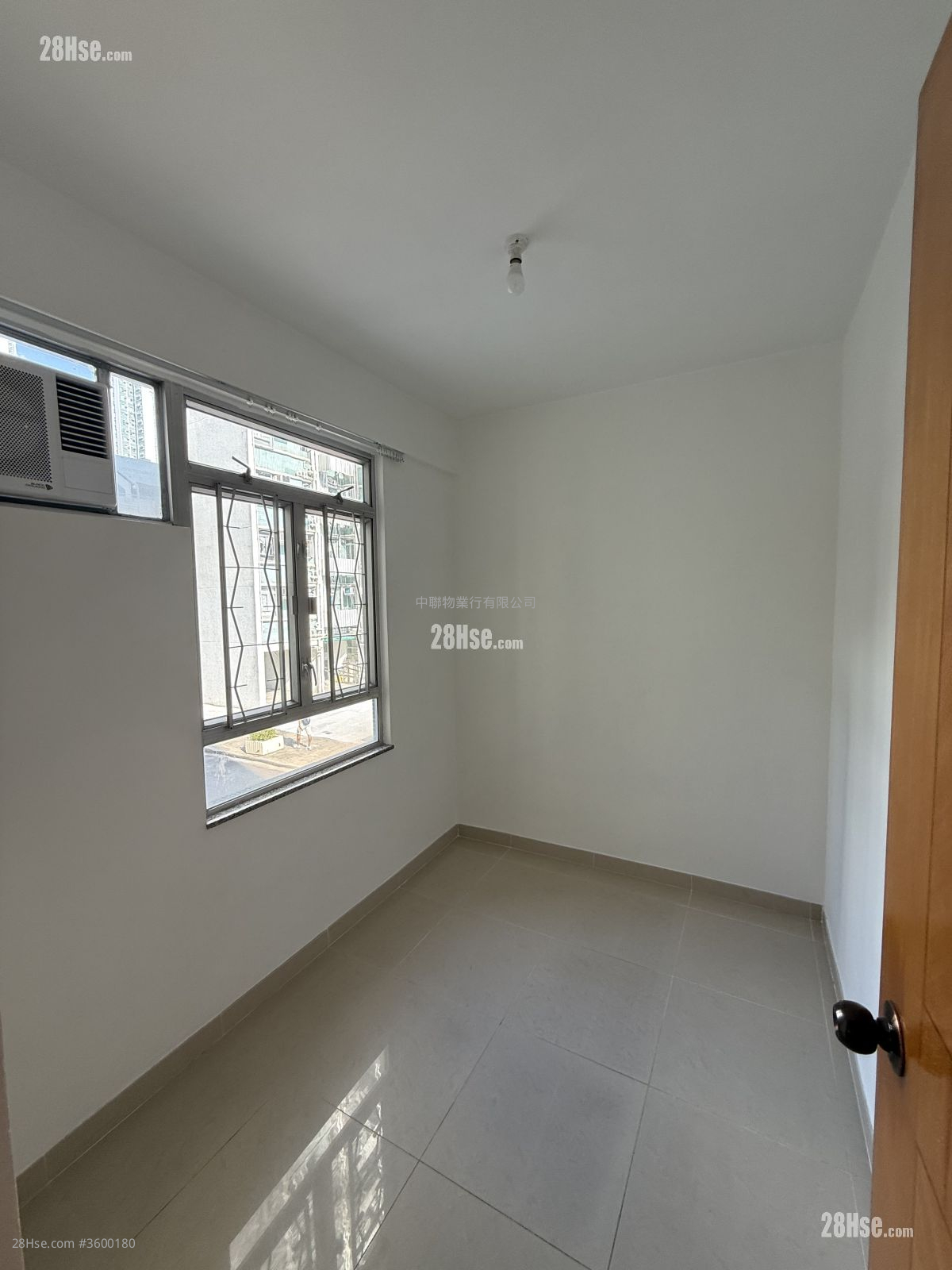 沙田第一城 售盘 327 平方尺 ( 30.4 平方米 ) 沙田第一城 售盘 327 平方尺 ( 30.4 平方米 )