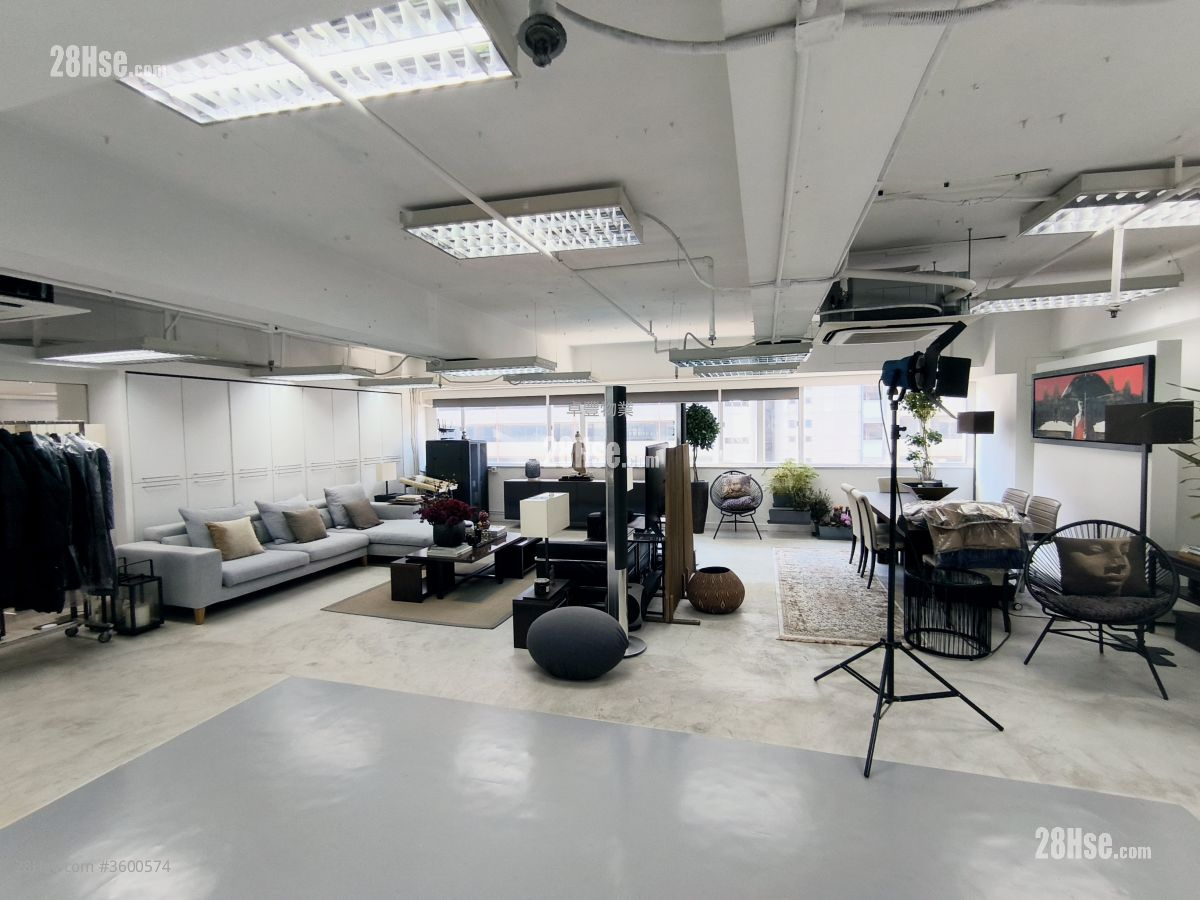 Elite Industrial Centre Rental 3 Bedrooms , 2 Toilets 2,565 ft² ( 238.3 m² )