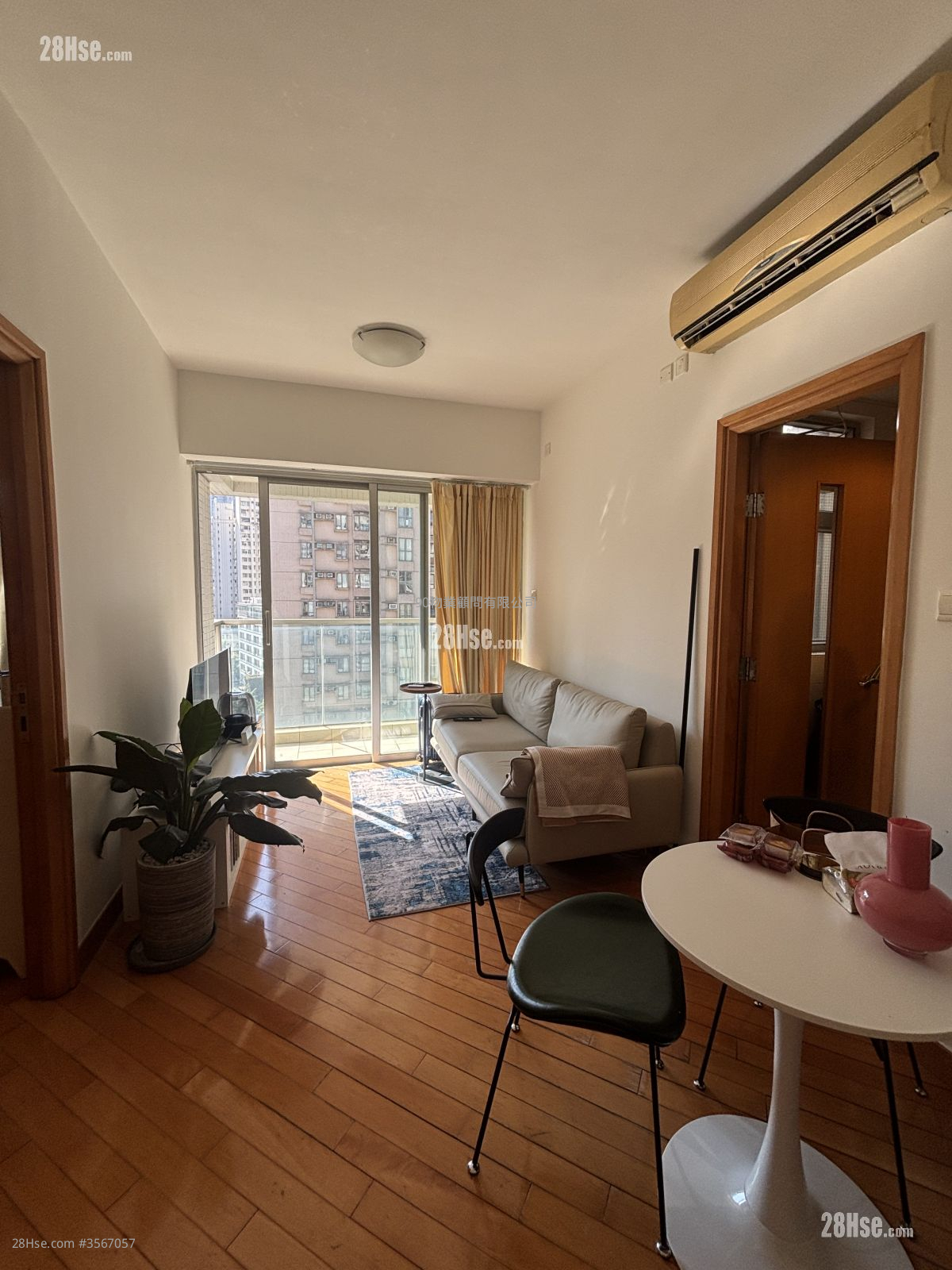 Manhattan Avenue 售盘 403 平方尺 ( 37.4 平方米 )