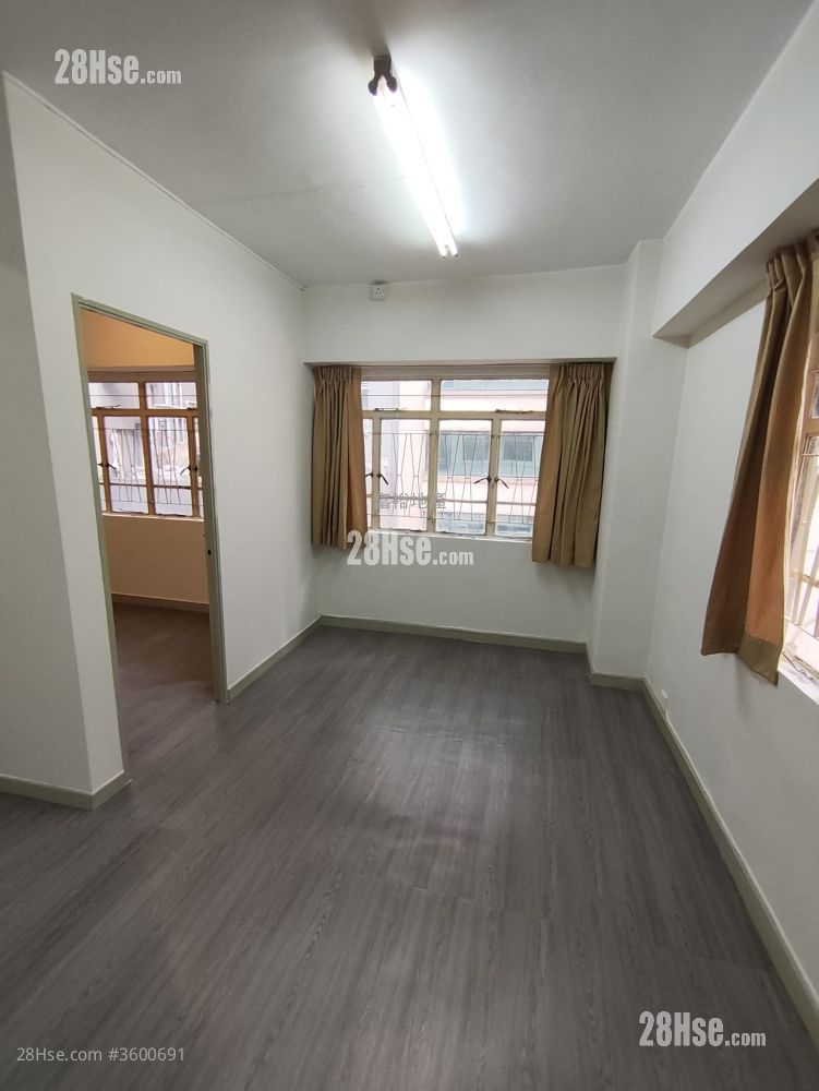 Wo On Building Sell 1 Bedroom , 1 Bathroom 333 ft² ( 30.9 m² )
