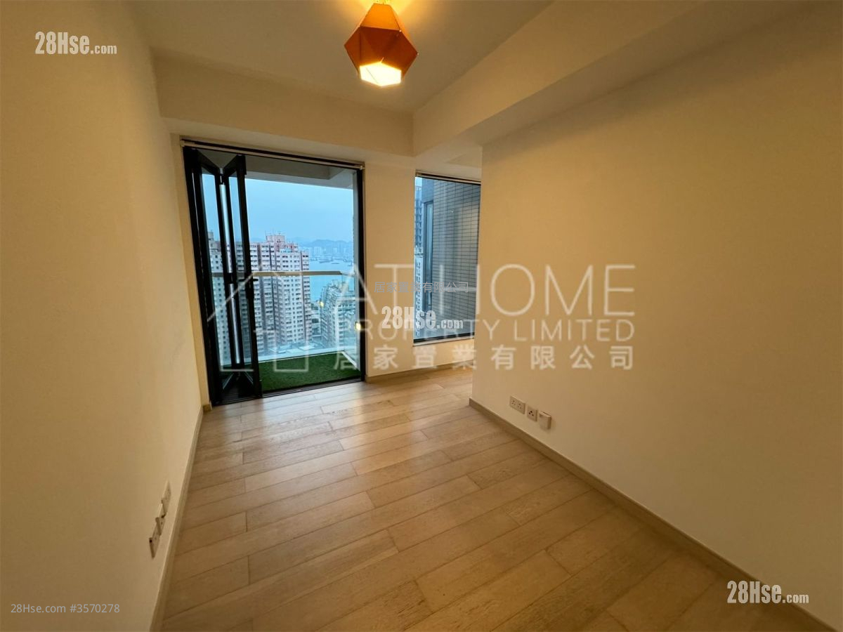 Altro Rental 2 Bedrooms , 1 Bathroom 399 ft² ( 37.1 m² )