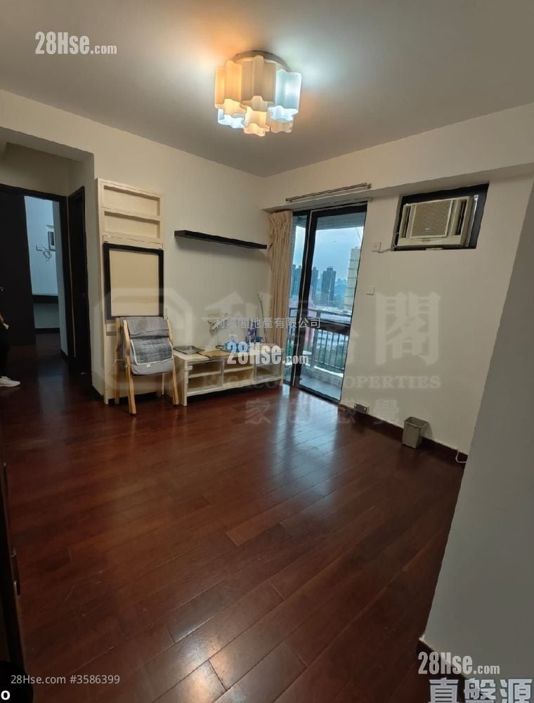 Royal Green Rental 2 Bedrooms , 1 Bathroom 398 ft² ( 37.0 m² )