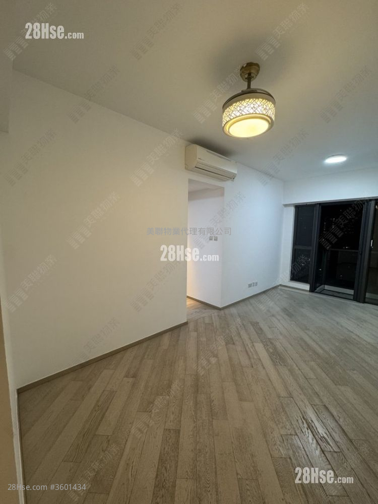 The Wings Rental 735 ft² ( 68.3 m² )