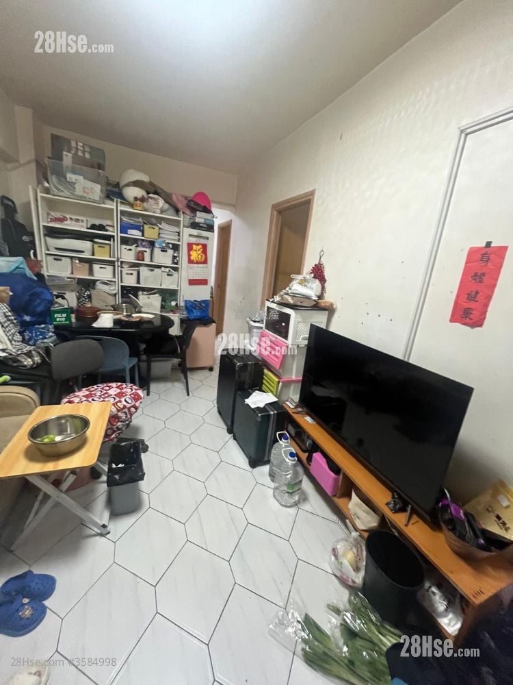Wah Fat Building Rental 480 ft² ( 44.6 m² )