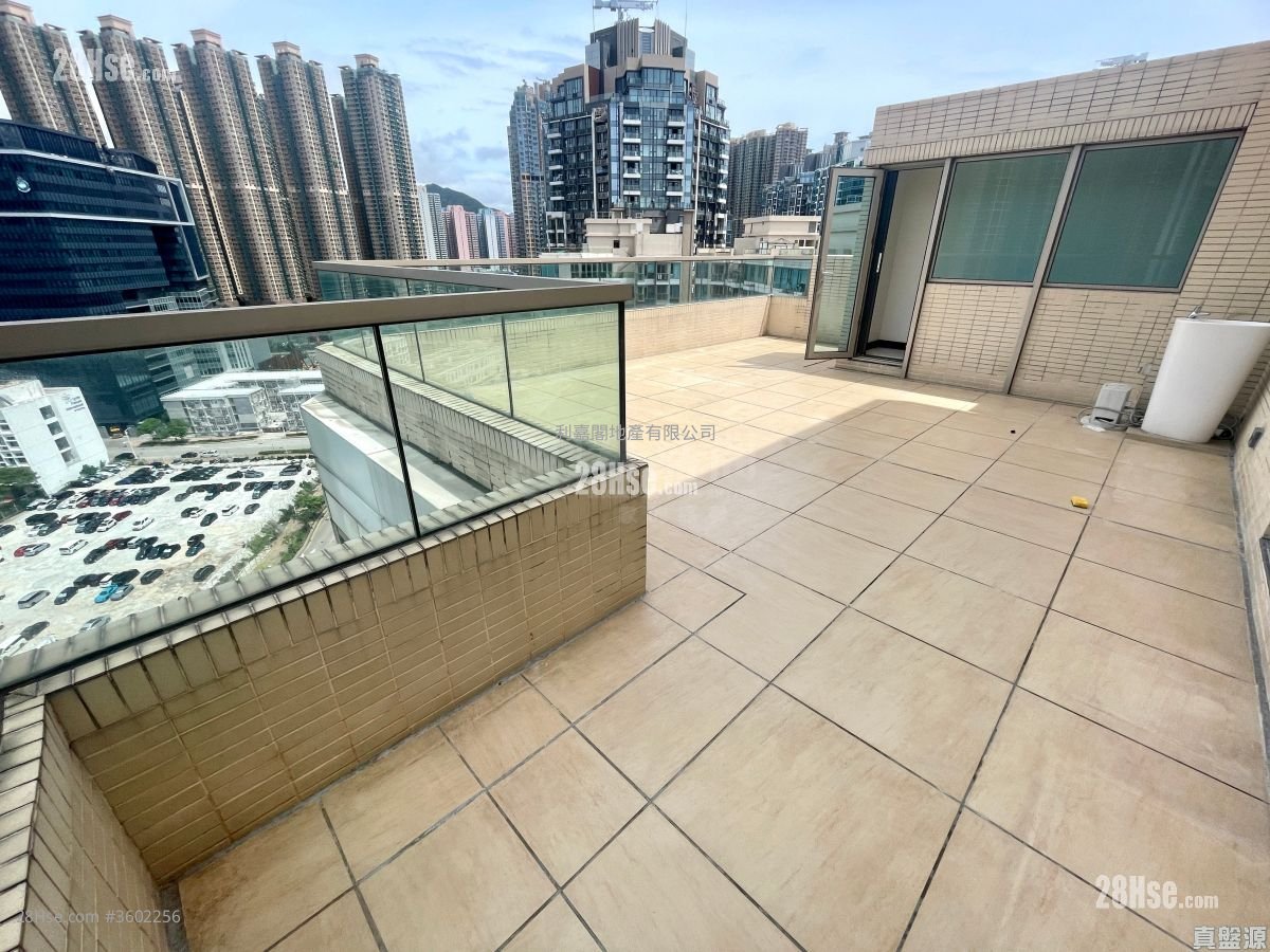 Corinthia By The Sea Sell 3 Bedrooms , 1 Bathroom 773 ft² ( 71.8 m² )