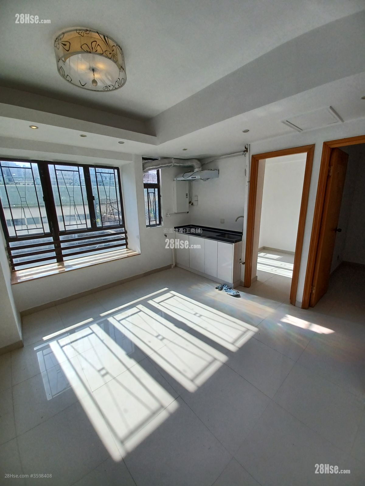 Peace Garden Rental 379 ft² ( 35.2 m² )