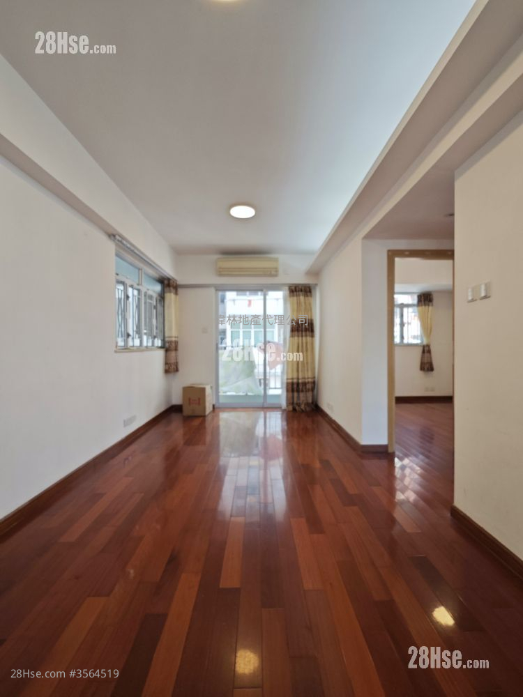Good View Court Sell 2 Bedrooms , 1 Bathroom 520 ft² ( 48.3 m² )