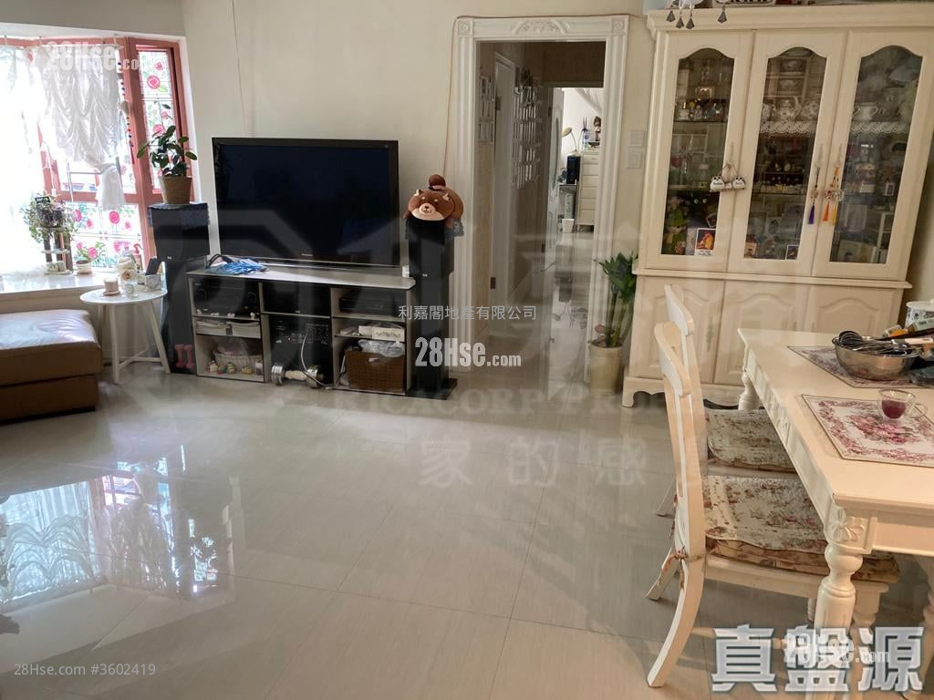 Greenpark Villa Sell 3 Bedrooms , 2 Bathrooms 716 ft² ( 66.5 m² )