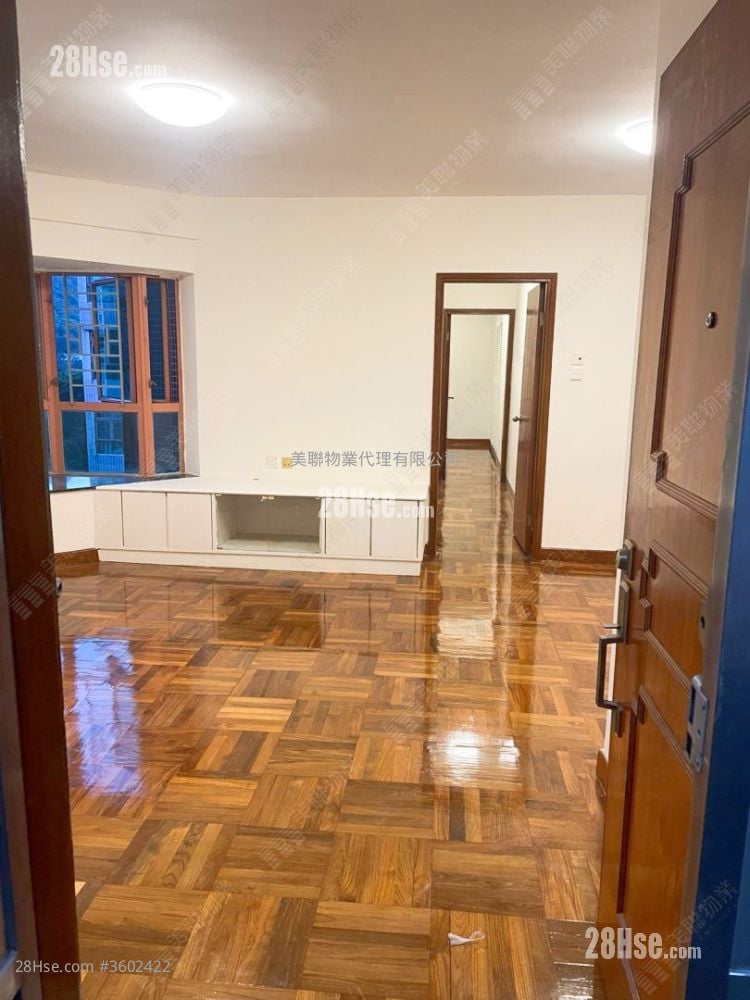 Greenpark Villa Sell 3 Bedrooms , 2 Bathrooms 716 ft² ( 66.5 m² )