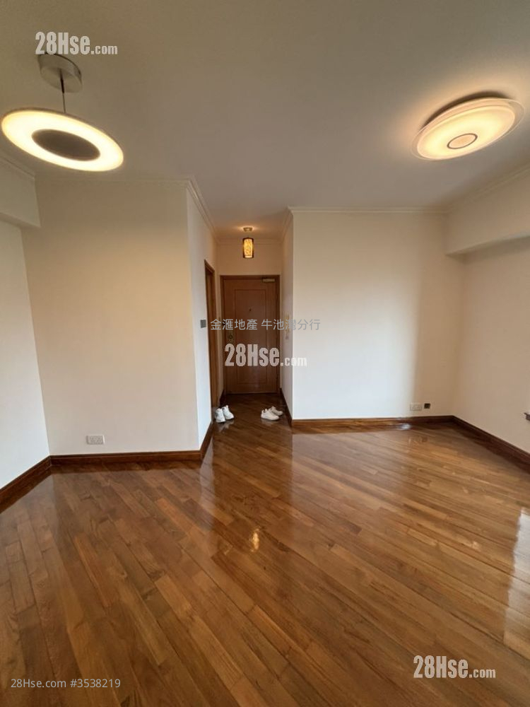 Scenic View Rental 3 Bedrooms , 2 Bathrooms 660 ft² ( 61.3 m² )