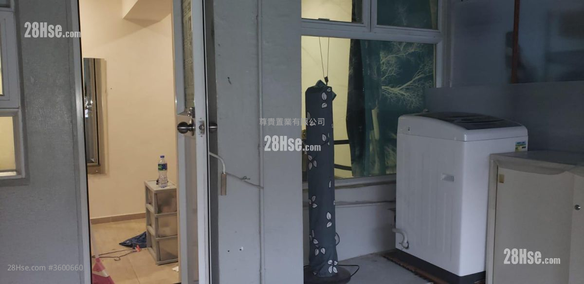 德昌大厦 租盘 开放式间隔 , 1 浴室 130 平方尺 ( 12.1 平方米 )