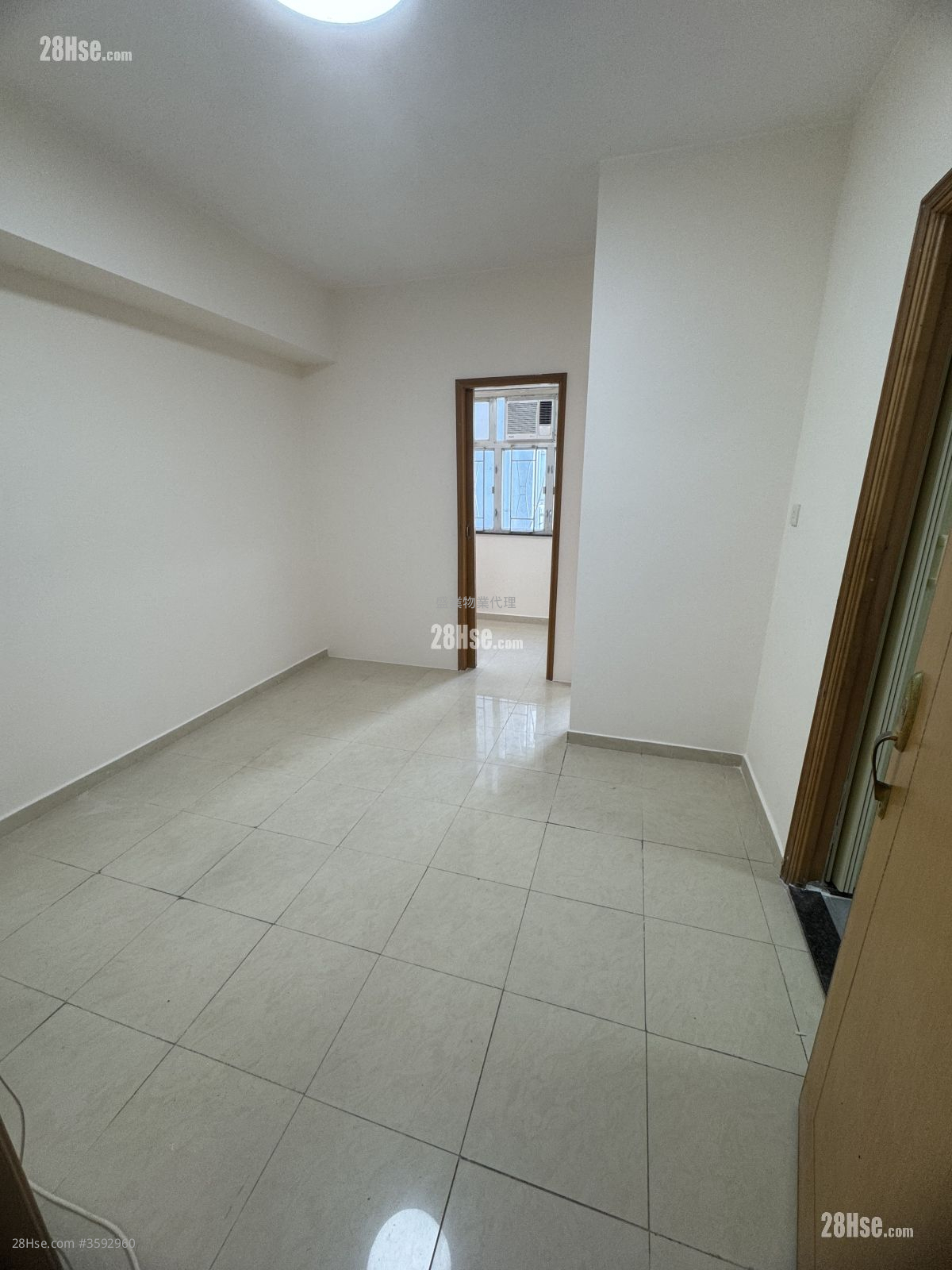 仁乐大厦 租盘 2 房 , 1 浴室 280 平方尺 ( 26.0 平方米 )