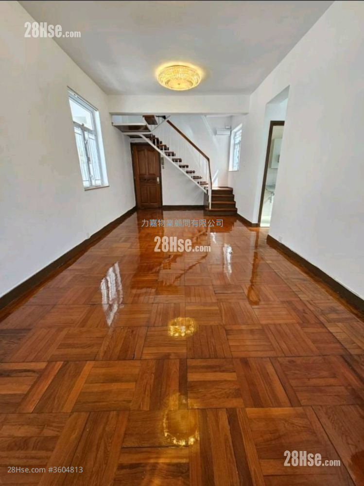 Elegance House Sell 3 Bedrooms , 2 Bathrooms 956 ft² ( 88.8 m² )