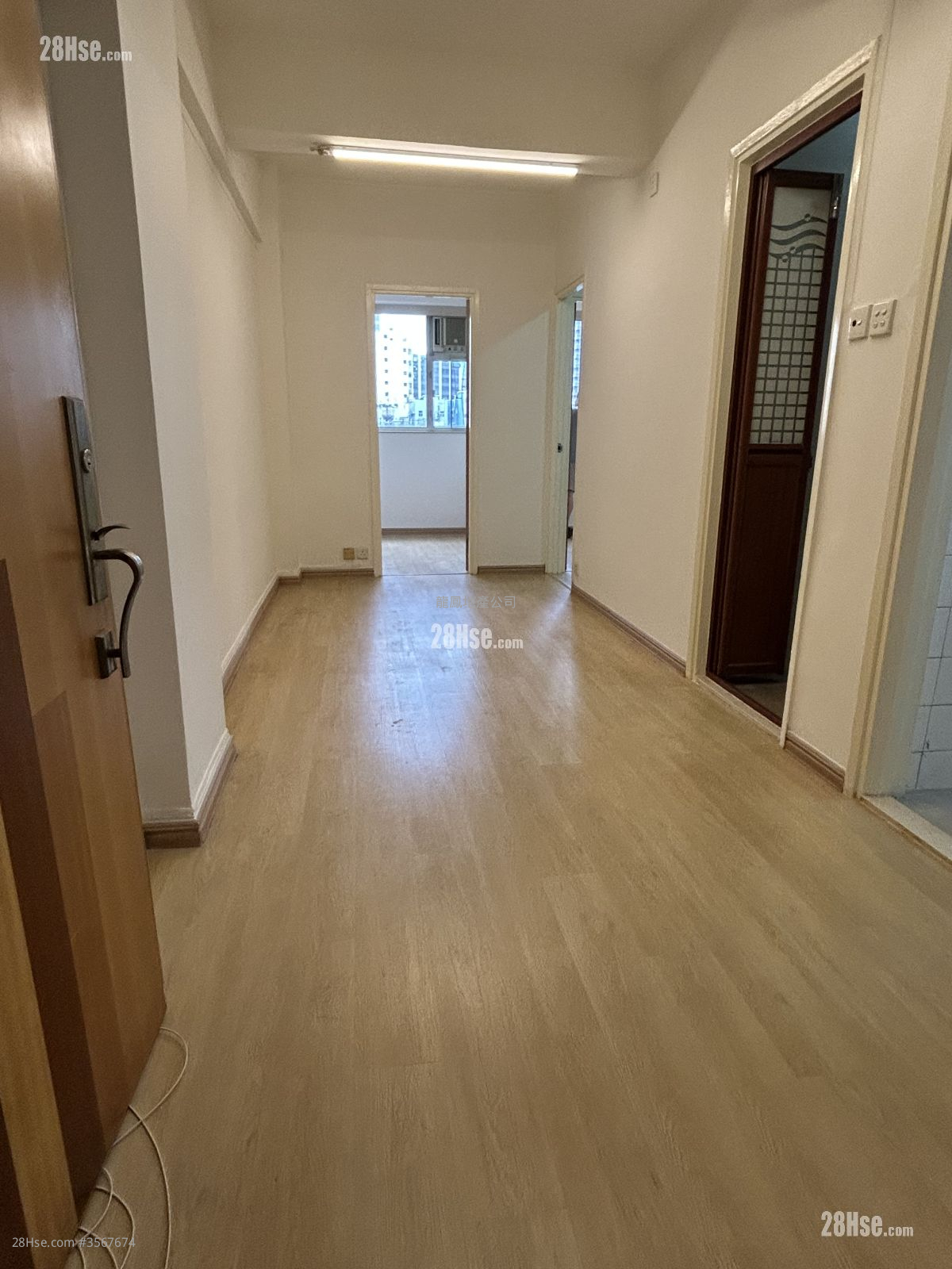 长丰大厦 售盘 3 房 , 1 浴室 430 平方尺 ( 39.9 平方米 ) 长丰大厦 售盘 3 房 , 1 浴室 430 平方尺 ( 39.9 平方米 )