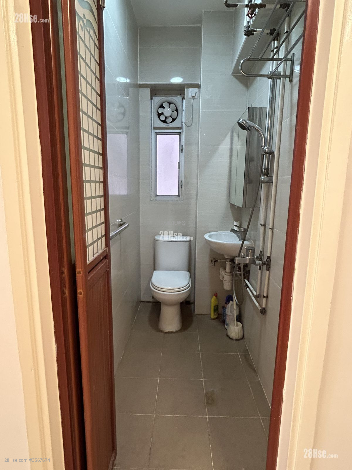 长丰大厦 售盘 3 房 , 1 浴室 430 平方尺 ( 39.9 平方米 ) 长丰大厦 售盘 3 房 , 1 浴室 430 平方尺 ( 39.9 平方米 )