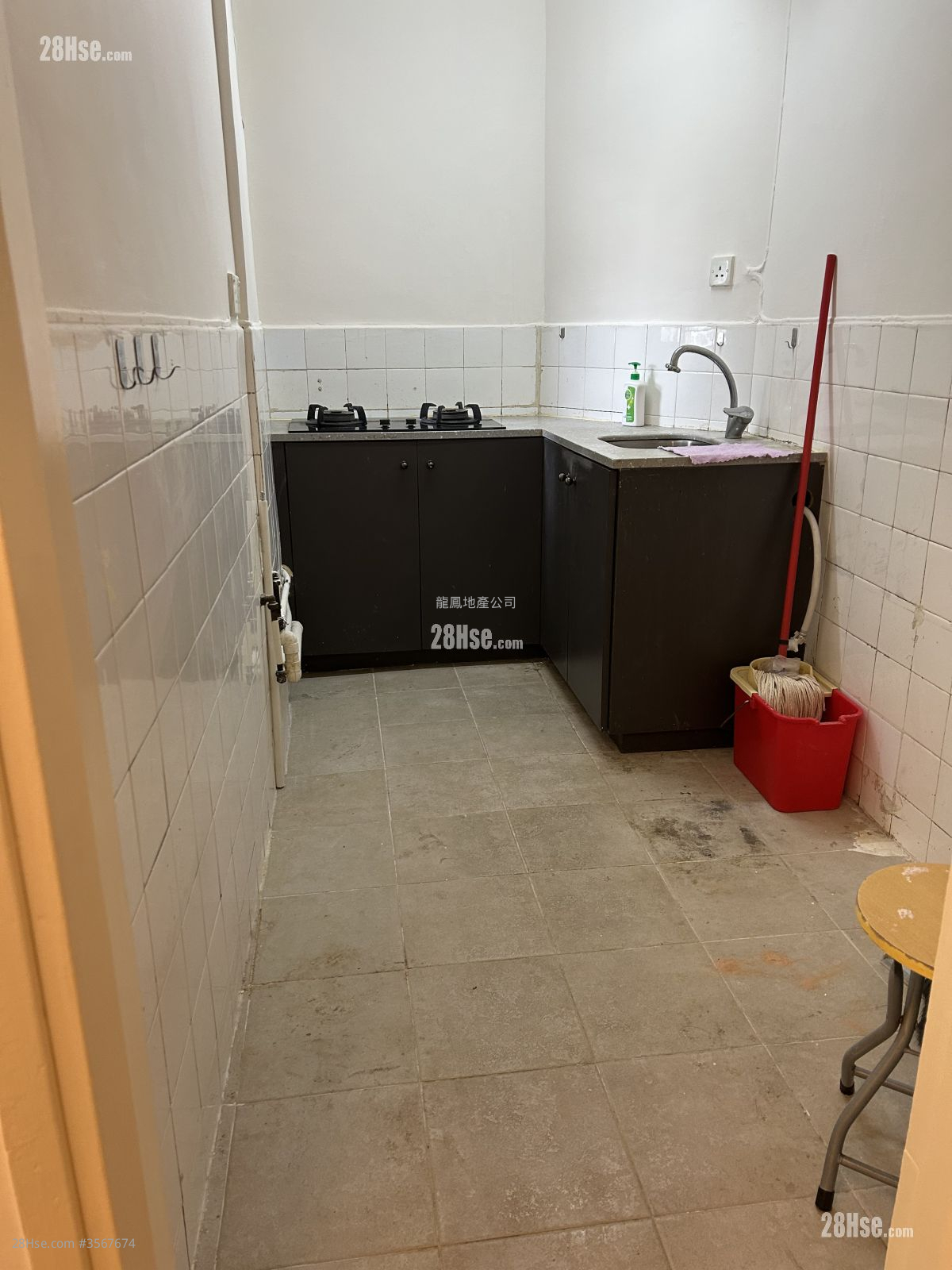 长丰大厦 售盘 3 房 , 1 浴室 430 平方尺 ( 39.9 平方米 ) 长丰大厦 售盘 3 房 , 1 浴室 430 平方尺 ( 39.9 平方米 )