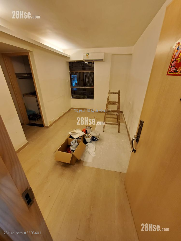 Richmond Court Sell 2 Bedrooms , 1 Bathroom 326 ft² ( 30.3 m² )