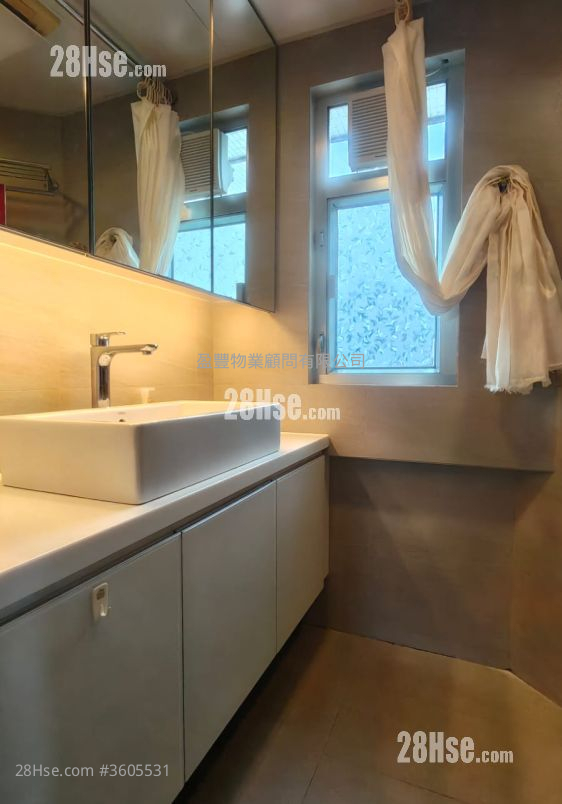 Oi Kwan Court Sell 1 Bedroom , 1 Bathroom 384 ft² ( 35.7 m² ) Oi Kwan Court Sell 1 Bedroom , 1 Bathroom 384 ft² ( 35.7 m² )