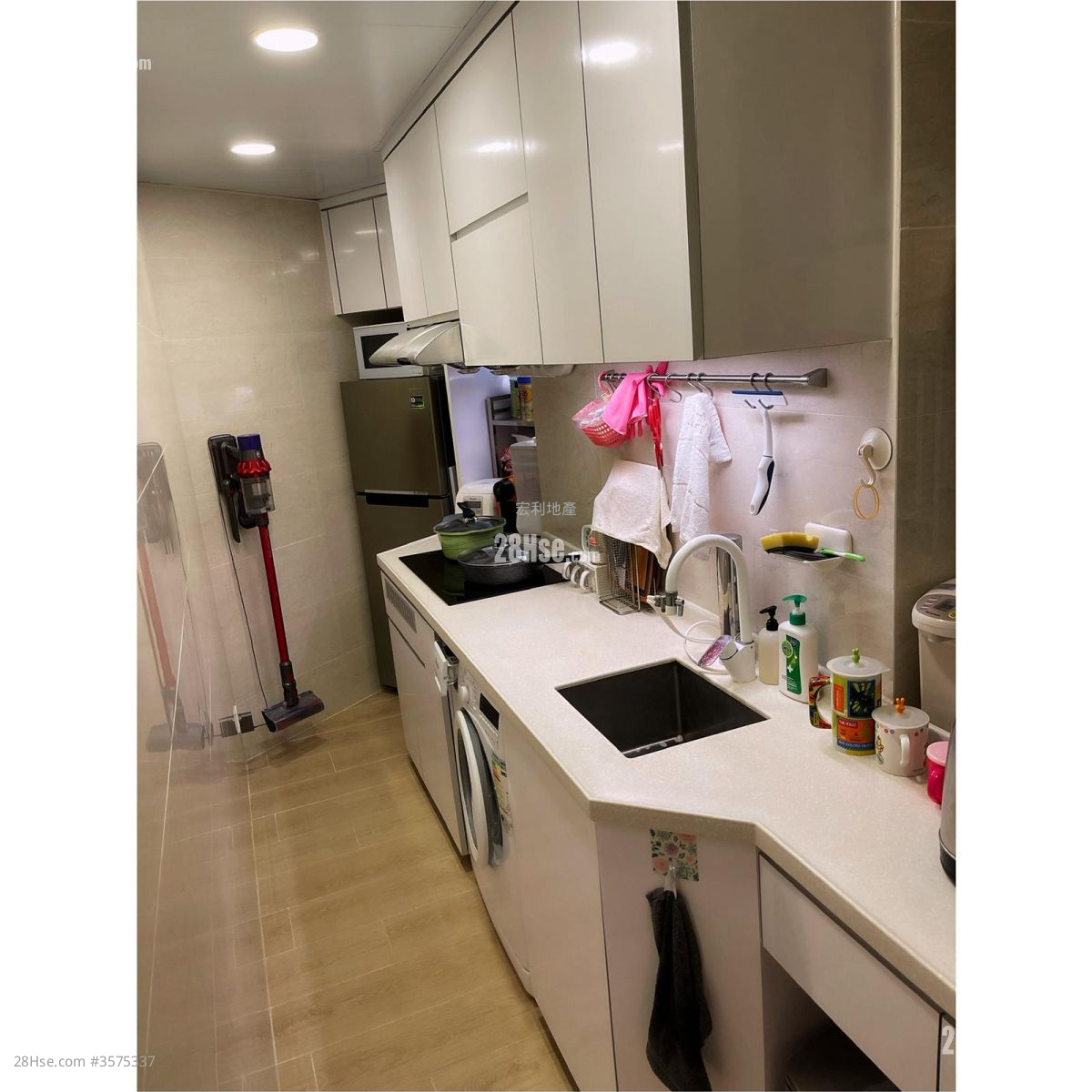 Neptune Terrace Sell 2 Bedrooms , 1 Bathroom 593 ft² ( 55.1 m² )