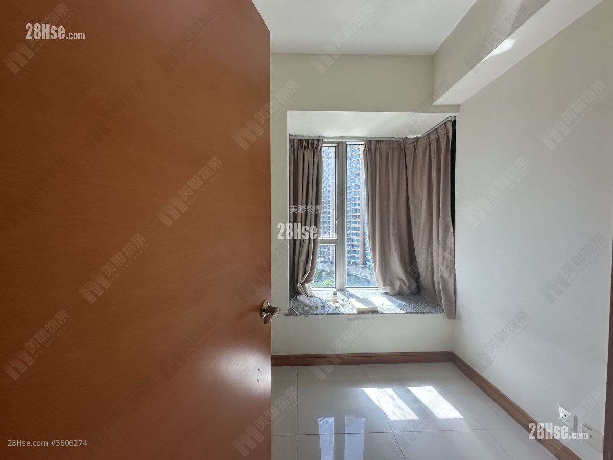 Lake Silver Rental 2 Bedrooms , 1 Bathroom 531 ft² ( 49.3 m² ) Lake Silver Rental 2 Bedrooms , 1 Bathroom 531 ft² ( 49.3 m² )