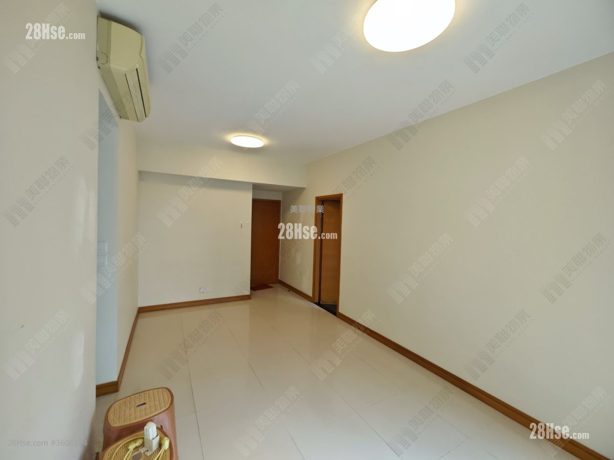 Lake Silver Rental 2 Bedrooms , 1 Bathroom 531 ft² ( 49.3 m² ) Lake Silver Rental 2 Bedrooms , 1 Bathroom 531 ft² ( 49.3 m² )