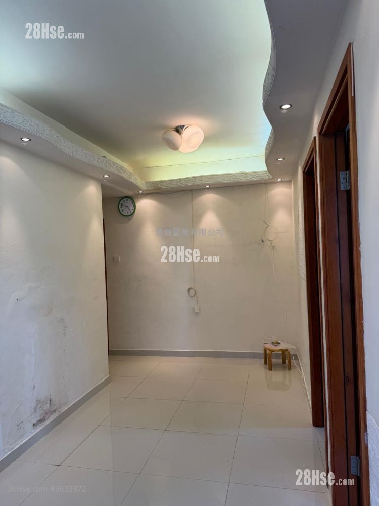 Mai Kwai Mansion Rental 2 Bedrooms , 1 Bathroom 357 ft² ( 33.2 m² )