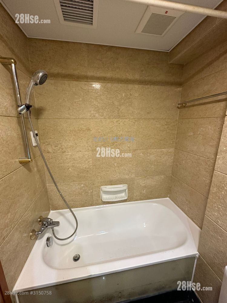 蓝湾半岛 售盘 3 房 , 3 浴室 811 平方尺 ( 75.3 平方米 ) 蓝湾半岛 售盘 3 房 , 3 浴室 811 平方尺 ( 75.3 平方米 )