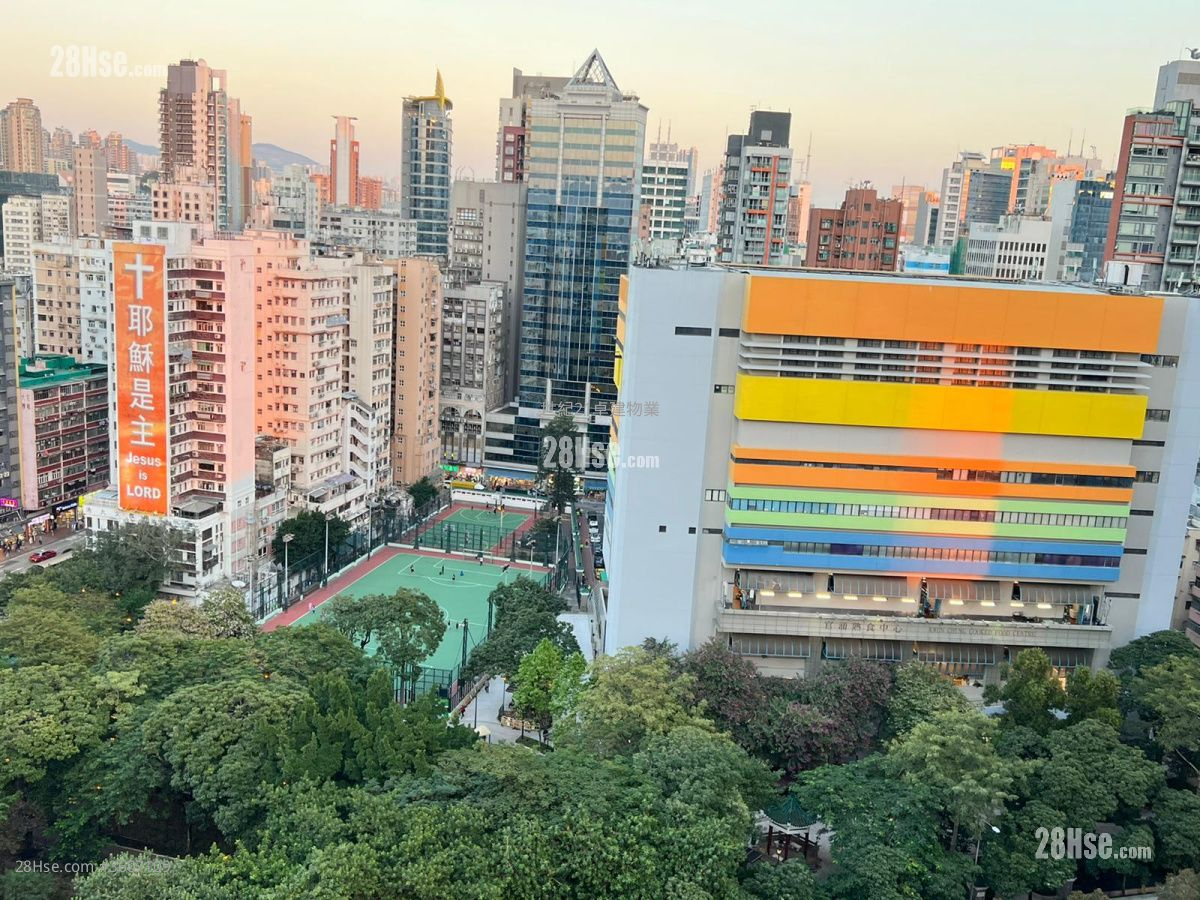 The Austin 售盘 开放式间隔 , 1 浴室 360 平方尺 ( 33.4 平方米 ) The Austin 售盘 开放式间隔 , 1 浴室 360 平方尺 ( 33.4 平方米 )