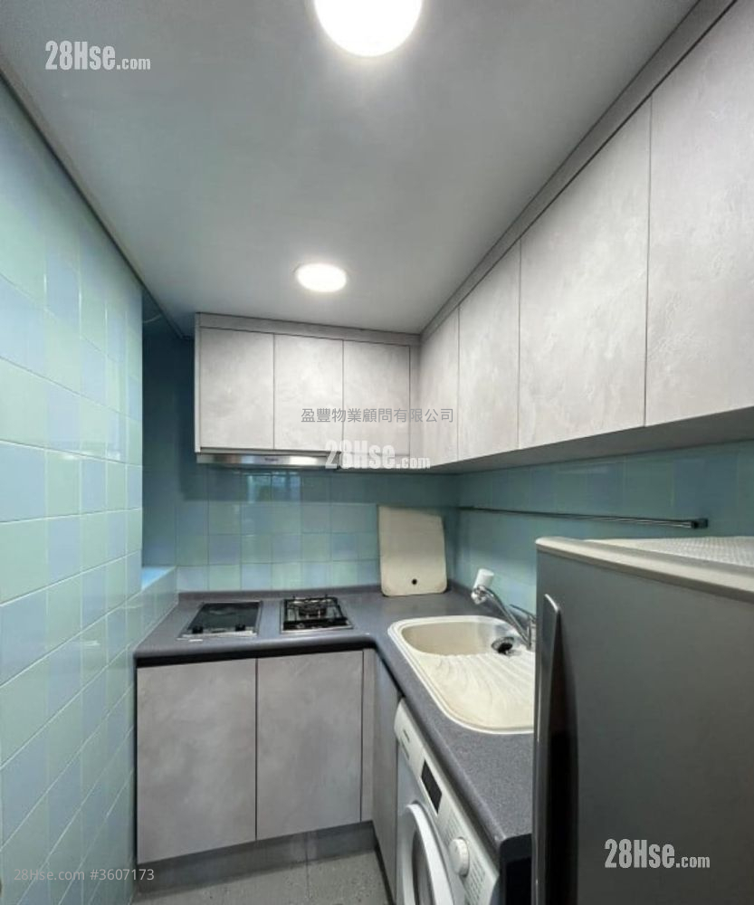 Brilliant Court Sell 2 Bedrooms , 1 Bathroom 385 ft² ( 35.8 m² ) Brilliant Court Sell 2 Bedrooms , 1 Bathroom 385 ft² ( 35.8 m² )